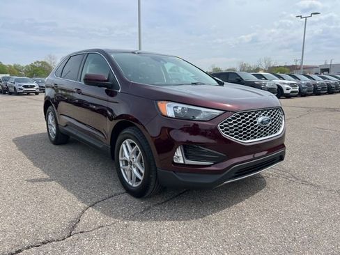 Certified 2024 Ford Edge SEL w/ Convenience Package AWD/4WD image 2