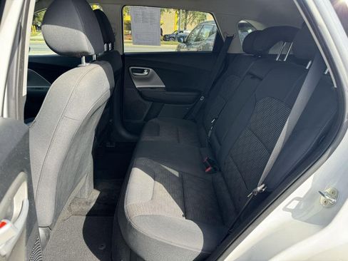 Used 2019 Kia Niro LX image 10