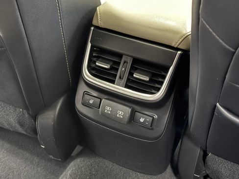 Used 2022 Subaru Outback Limited AWD/4WD image 10