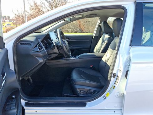 Used 2024 Toyota Camry XSE image 10