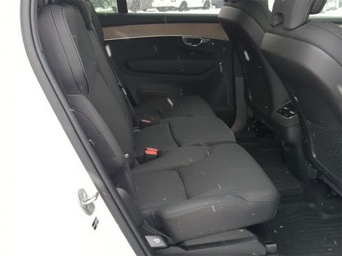 New 2025 Volvo XC90 B5 Plus w/ Protection Package Premier image 19