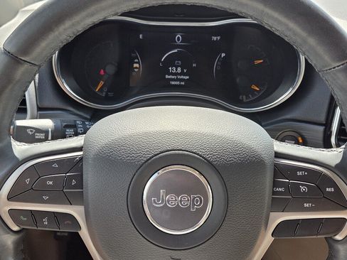 Used 2022 Jeep Grand Cherokee Laredo E AWD/4WD image 29