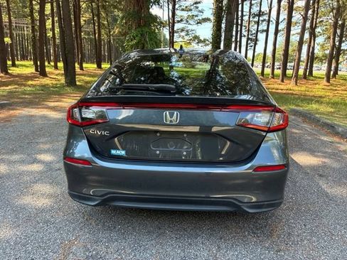 Used 2023 Honda Civic LX image 4