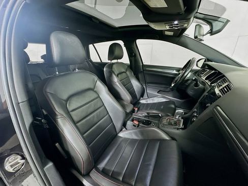 Used 2018 Volkswagen GTI SE w/ SE Leather Package image 28