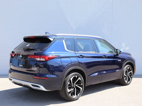 New 2025 Mitsubishi Outlander SEL image 2