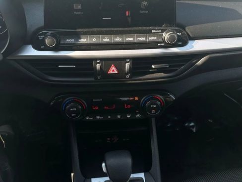 Used 2019 Kia Forte LXS image 8