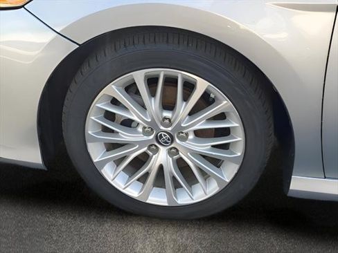 Used 2019 Toyota Camry XLE FWD image 28