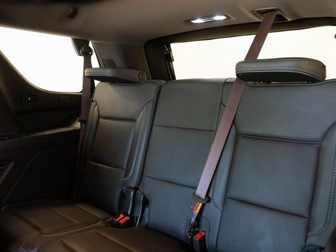 Used 2021 GMC Yukon Denali w/ Denali Premium Package image 25