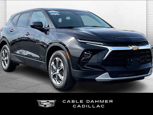 Used 2025 Chevrolet Blazer LT image 1