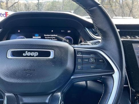 Used 2022 Jeep Grand Cherokee Laredo w/ Luxury Tech Group I AWD/4WD image 25