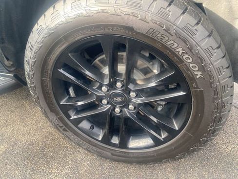 Used 2024 Ford Expedition Max XLT image 6