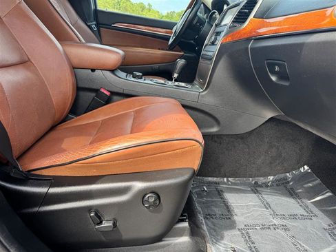 Used 2013 Jeep Grand Cherokee Overland image 9
