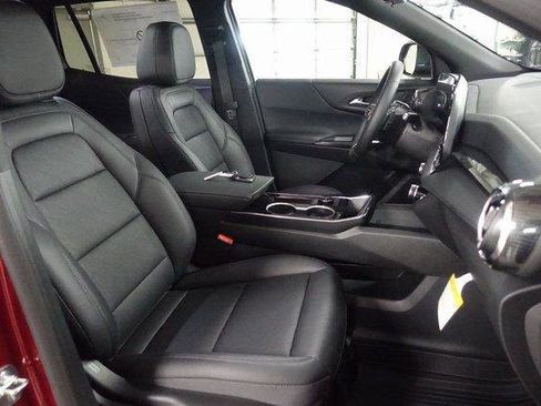 New 2026 Chevrolet Equinox LT w/ Convenience Package II FWD image 24