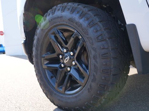 Used 2021 Chevrolet Silverado 1500 LT Trail Boss w/ Convenience Package II AWD/4WD image 30