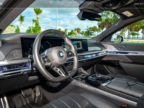 Used 2024 BMW 760i xDrive w/ Executive Package image 7