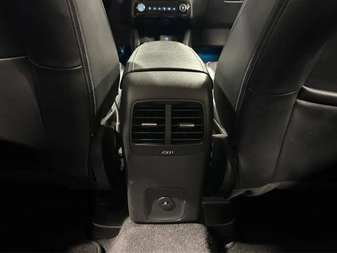 Used 2024 Ford Escape Platinum image 39