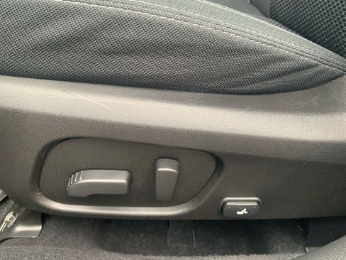 Used 2018 Subaru Forester 2.5i Premium w/ All-Weather Package image 28