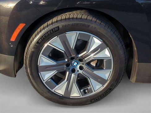 Used 2024 BMW iX xDrive50 w/ Premium Package AWD/4WD image 25