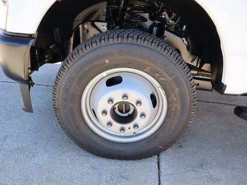 New 2026 Ford F350 XL AWD/4WD image 16