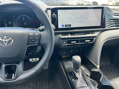 Used 2026 Toyota Camry Hybrid w/ Multimedia Upgrade Package AWD/4WD image 17