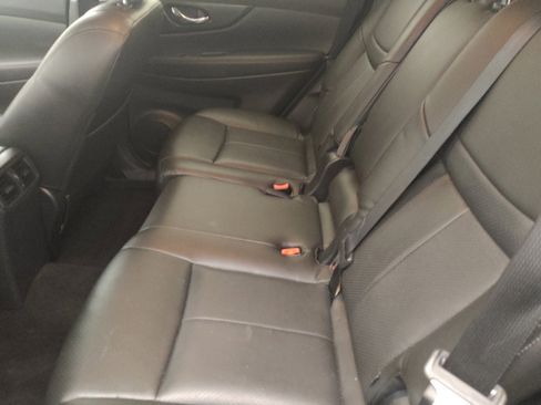 Used 2018 Nissan Rogue SV FWD image 18