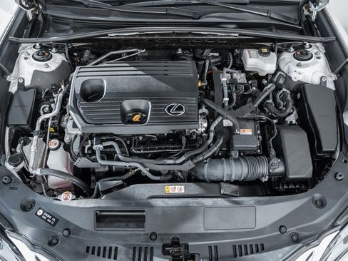 Used 2023 Lexus ES 300h w/ Luxury Package image 16