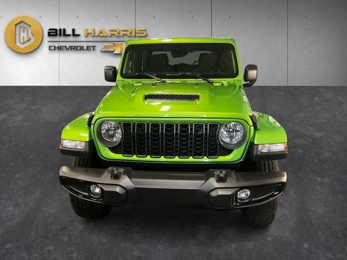 Used 2025 Jeep Gladiator Sport AWD/4WD image 7