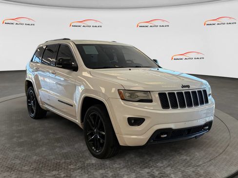Used 2014 Jeep Grand Cherokee Overland w/ Advanced Technology Group AWD/4WD image 5