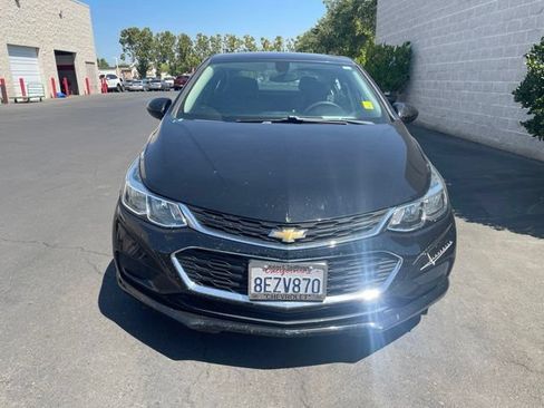 Used 2018 Chevrolet Cruze LS FWD image 2