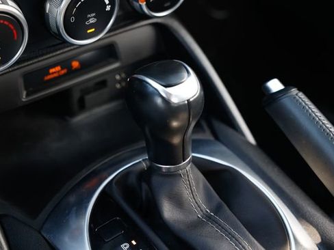 Used 2017 FIAT 124 Spider Classica image 36