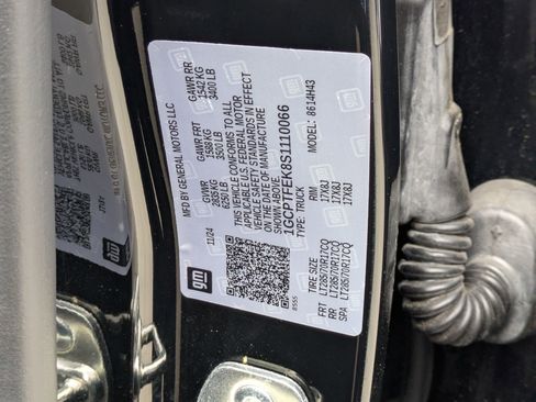 Used 2025 Chevrolet Colorado ZR2 w/ Technology Package image 30