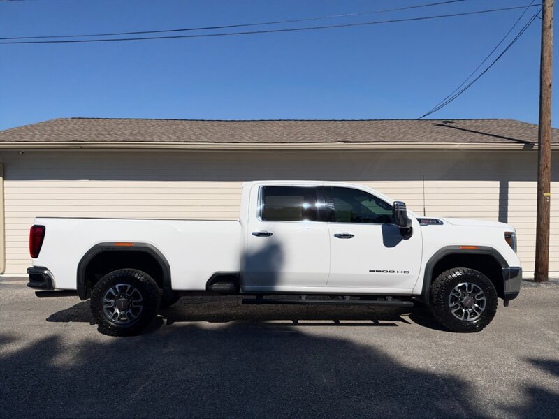 Used 2021 GMC Sierra 2500 SLT AWD/4WD image 1