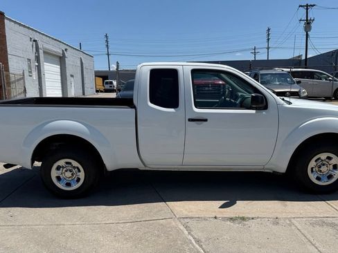 Used 2019 Nissan Frontier S RWD image 5