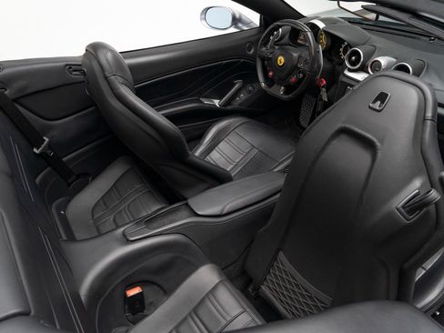 Used 2016 Ferrari California T RWD image 36