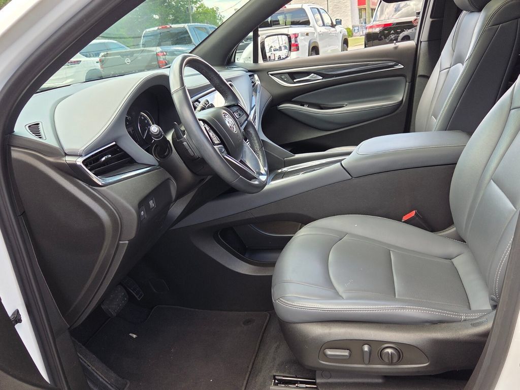 Certified 2023 Buick Enclave Essence w/ Experience Buick Package FWD image 3