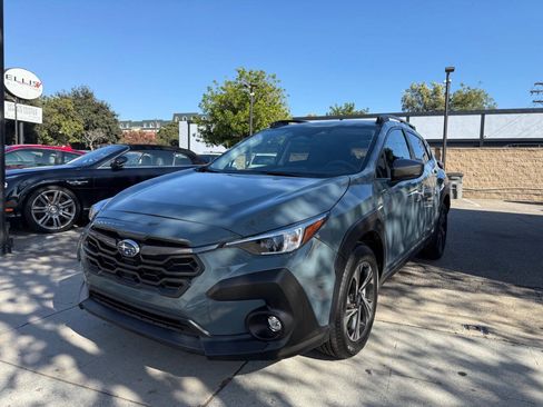 Used 2024 Subaru Crosstrek 2.0i Premium AWD/4WD image 5