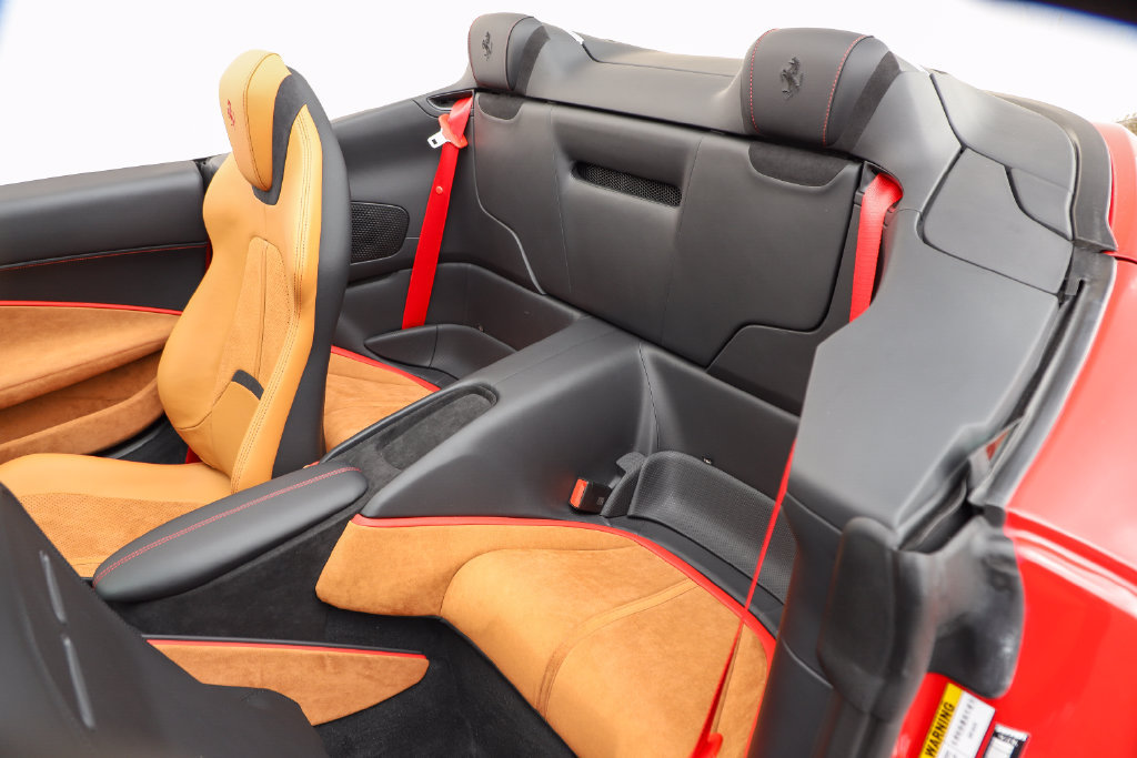Certified 2026 Ferrari Roma Spider RWD image 38