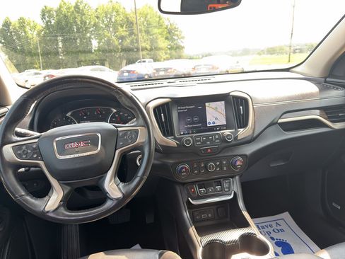 Used 2018 GMC Terrain Denali w/ Advanced Safety Package AWD/4WD image 10