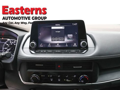 Used 2023 Nissan Rogue S AWD/4WD image 12