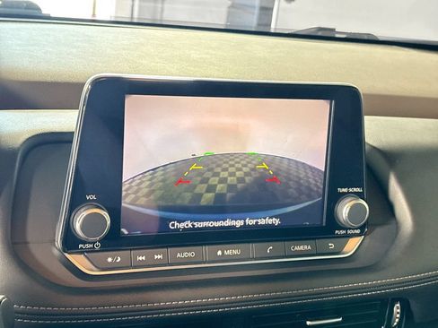 Used 2022 Nissan Rogue SV AWD/4WD image 16