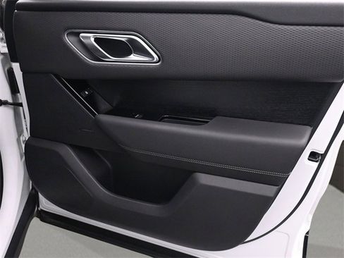 Used 2022 Land Rover Range Rover Velar R-Dynamic S image 19