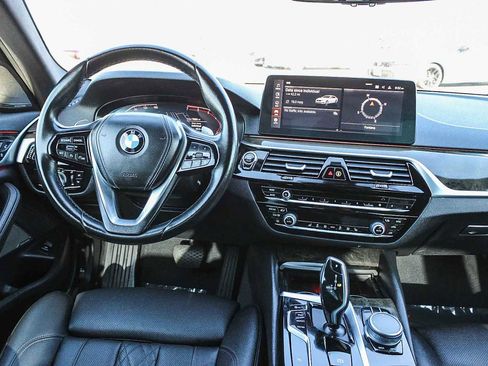 Used 2021 BMW 530i w/ Premium Package image 13
