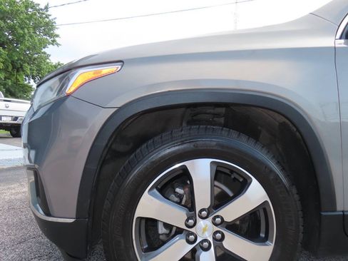 Used 2018 Chevrolet Traverse LT FWD image 30