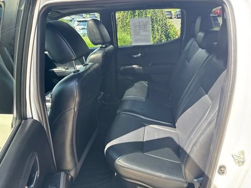 Used 2021 Toyota Tacoma Limited AWD/4WD image 28