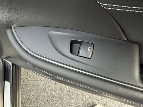 Used 2023 Buick Envision Avenir image 33