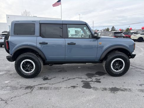 New 2025 Ford Bronco Badlands image 2