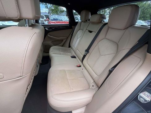 Used 2019 Porsche Macan AWD/4WD image 13