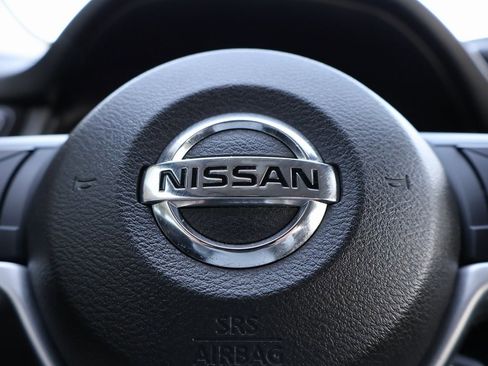 Used 2022 Nissan Rogue Sport S image 27