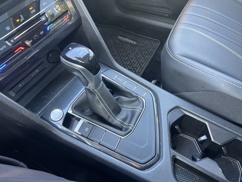 Certified 2023 Volkswagen Tiguan SE w/ Panoramic Sunroof Package FWD image 22