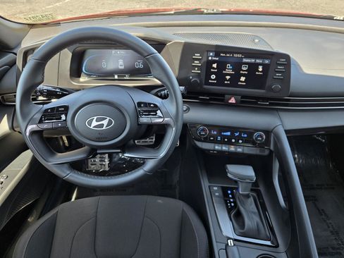 Used 2025 Hyundai Elantra Sport FWD image 6